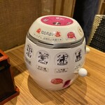 辰家 - 懐かしの占いボックス(*´艸｀)
料理メニューを見ながら、
「さっきランチを食べたばかりだし、
単品メニューなら何とか食べられるかもね〜」
(*´･ω･)(･ω･`*)ﾈｰ
と話していましたら…