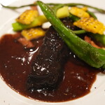 フレンチレストラン・プレジール - 牛カルビ肉の赤ワイン煮込み
