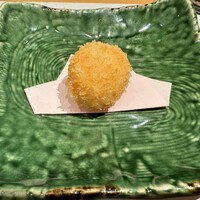 艪 - 濃厚なかにみそが入ったクリームコロッケ