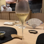 味感 ことほぎ - ご相席の紳士からシャンパンをご馳走になりました。貴重なボトルだったようで、ほんとうにびっくりするほど美味しかったです。感謝してもしきれません。ありがとうございました。