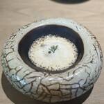 Le Du Restaurant and Wine Bar - ②バラクーダの刺身と乳化した泡