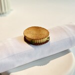 Haoma - ③スモークしたサバのパティ 冷製ボンベイ風サンドウィッチ