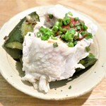 フラココ - 蒸し鶏とキュウリの花山椒炒め