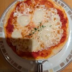 サイゼリヤ - バッファローモッツレラピザ『400円（税込み）』
