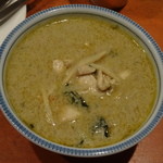 シーサッチャナーライ - ケェーンキャオワーンカイ(鶏肉入りグリーンカレー)
