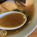 ラーメン　しげ家 - スープ