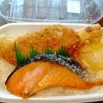 ほっともっと - 料理写真:しゃけ弁当