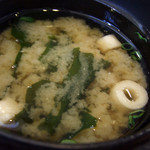そば蔵 - 阿波尾鶏親子丼に付く味噌汁