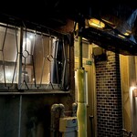 ビールと焼鳥 コーポ - わかりにくい店舗軒先