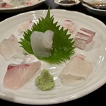 一品料理 六一 - 地魚の刺身盛合せ