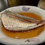 一品料理 六一 - 突き出し（アジの煮付）