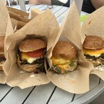 Karuizawa Burger Company - 起司漢堡x3與酪梨漢堡