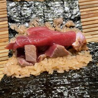 鮨 おにかい×2 - 手巻き①宮城塩釜本マグロ　大トロ炙り、中トロ、漬け