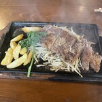 Izakaya Kitchen Papa - ステーキ