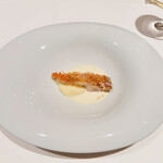 パトゥ - 根室産きんきのうろこ焼き ホワイトバルサミコのソース