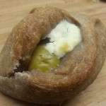 ジ・アーリーバード・カフェ - オリーブのパン