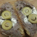 ジ・アーリーバード・カフェ - オリーブ２個入ってます