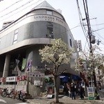 神戸ビフテキ亭 - 東急ハンズ三ノ宮店の横、「東門」を北にズ～ッと行くとあります。「ランドマーク　ビル」
                                
                                