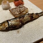 銀座 稲葉 - 太刀魚の漬け焼き、鰯の丸干し