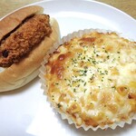 小麦工房 ブルックリン - 料理写真:コロッケコッペ（左）＆ コーンマヨ