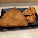 ○屋 - 私は、アジフライとタコさつま揚げをチョイス…