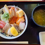 マルトモ水産 鮮魚市場 - 