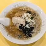 満腹ラーメン富田屋 - 3/4ラーメン。具材しっかり。スープ味わい深い。