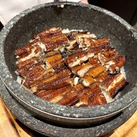 ダイナミックキッチン＆バー 響  新宿サザンタワー店 - 鰻の石釜炊き込み飯
