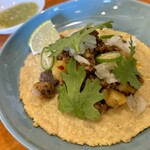 炭火串焼き 辻堂呑場 タイヨウ - カルニータス(豚肉のコンフィ)