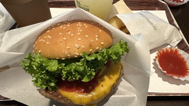 Freshness Burger Takadanobaba Ten photo 2