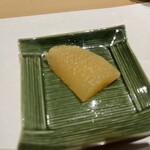 まる鮨 - 数の子。プラスチックみたいにカンカンに干した数の子を1週間かけて戻すそうです。美味しかった