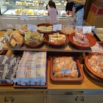 りんごの木 - 商品棚