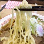 拉麺大公 - 【限定】キタカタ式中華そば、麺リフトアップ