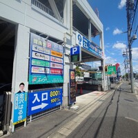 レストラン　シュバル ブラン - 駐車場入口