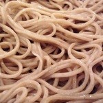 路麺えんそば - 蕎麦は米ＷＡ州の農家と契約して調達している