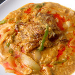 Poonim Patpong Curry (stir-fried soy shell crab with curry)
