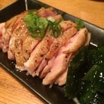 本格サムギョプサルともつ鍋　もつなべや 難波店 - 但馬地鶏もも肉のたたき600円