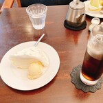 パルファン - フロマージュブランのミルクレープとアイスコーヒー