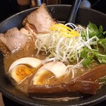 ラーメン 戸みら伊 横浜伊勢佐木町店 - 