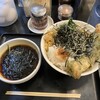 なぜ蕎麦にラー油を入れるのか。 神田小川町店