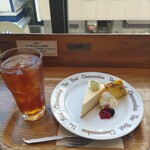 The Best Cheesecakes Cafe - 紅茶デカイ