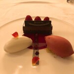 アルテリーベ - ベーセンドルファートルテ「オリオン」、フランボワーズのソルベ