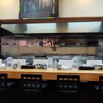 トキワ - カウンター席と厨房の様子