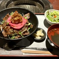 肉匠 牛虎 西中島店 - 