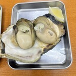 かにの山よし 旬鮮市場 - 蒸牡蠣