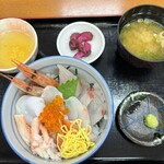 かにの山よし 旬鮮市場 - 定食はこんな感じ