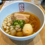 石垣中華そば ウシのカドデ - 料理写真: