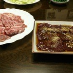 Yakiniku No Maruhachi - 馬バラ、レバ刺し