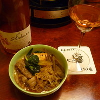 モリタ屋 木屋町店 - ロゼボトルとすき焼き出来上がり