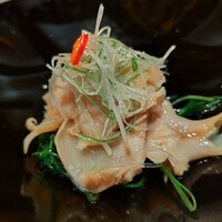 中国飯店 富麗華 - つぶ貝と白ミル貝貝の湯引き